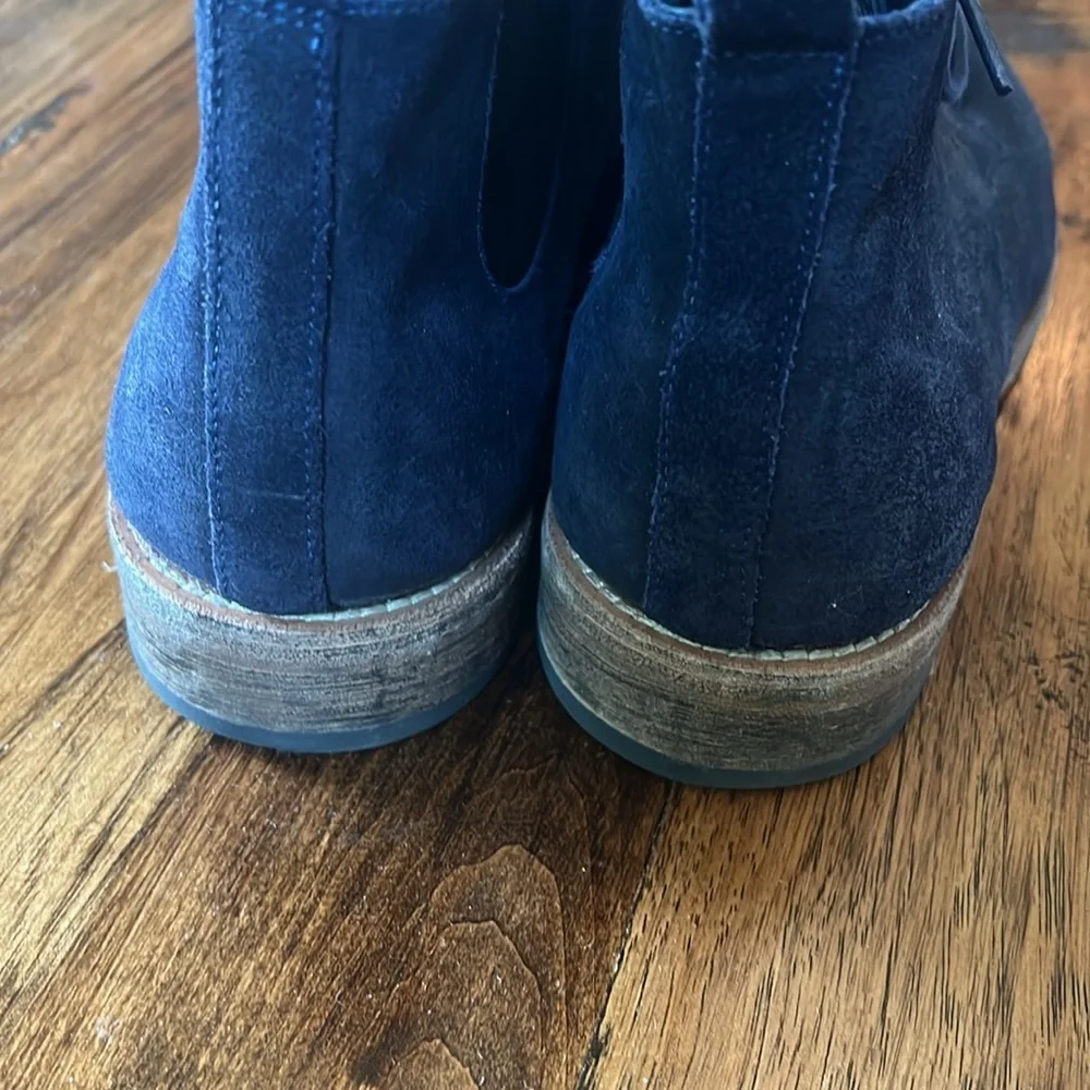 Mark Nason Men’s 11.5 Navy Suede Lace Up Chukka Boots. Like New